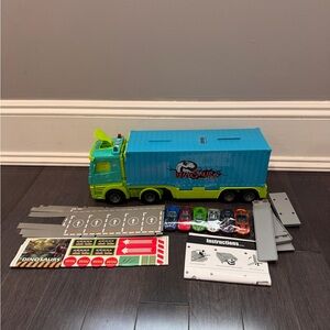 NWOT Dinosaur Adventure EXTENDABLE 47in Transport Truck TRACK - 6 Cars Included